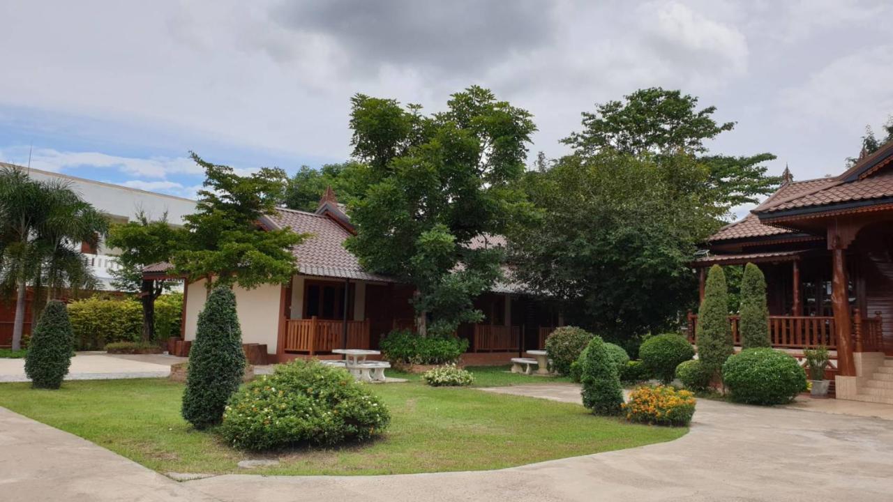 Baan Maneekan Sukhothai Exterior photo
