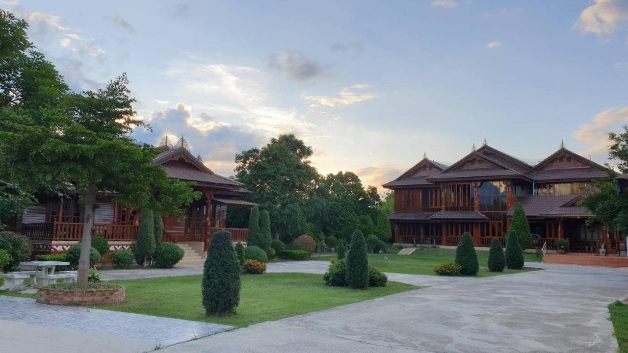 Baan Maneekan Sukhothai Exterior photo